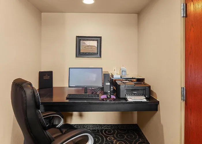 Cobblestone Hotel & Suites - Knoxville