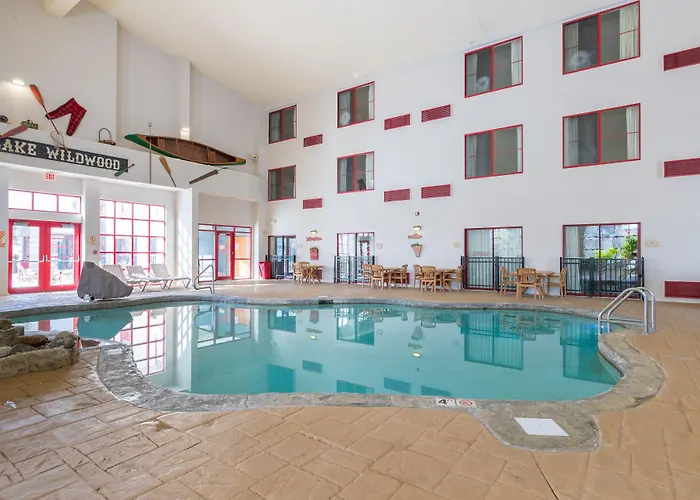 Wildwood Lodge & Suites
